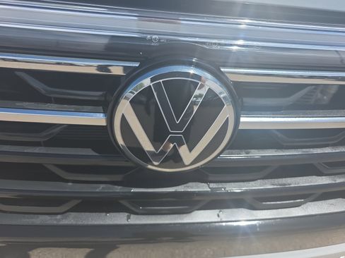 Used 2024 Volkswagen Atlas Peak Edition SEL image 23