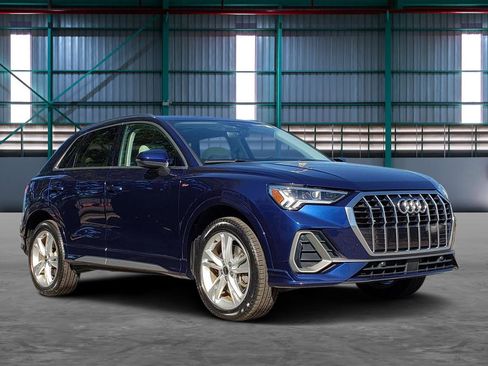 Used 2022 Audi Q3 2.0T Premium Plus w/ Premium Plus Package image 6