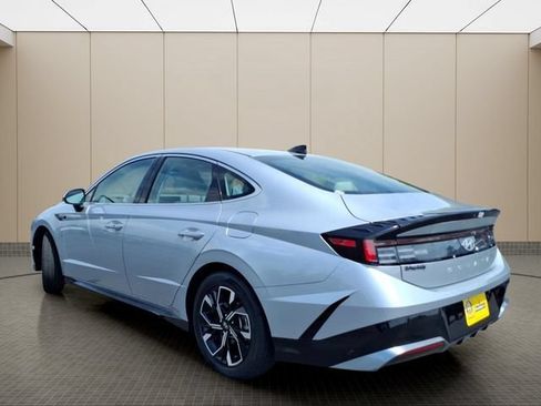 Used 2024 Hyundai Sonata SEL FWD image 11