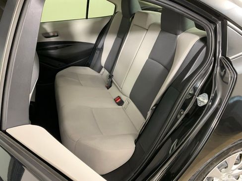 Used 2022 Toyota Corolla LE FWD image 29