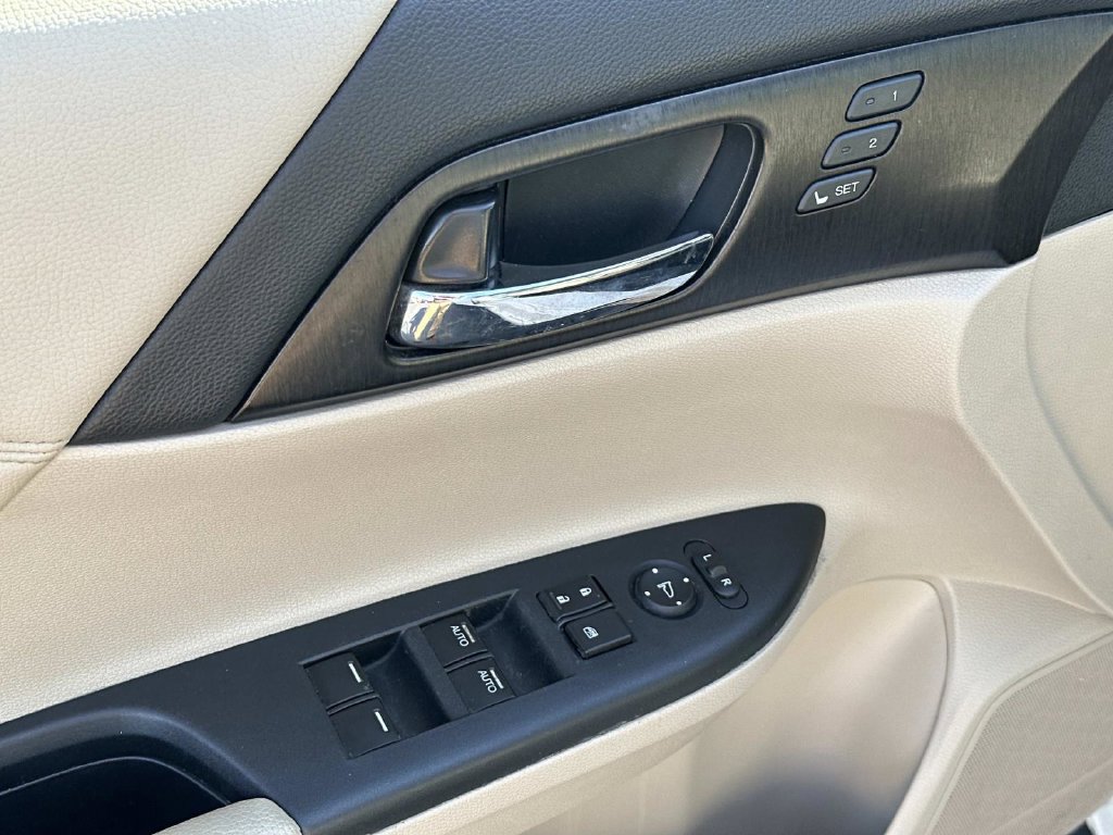 Used 2015 Honda Accord EX-L image 16