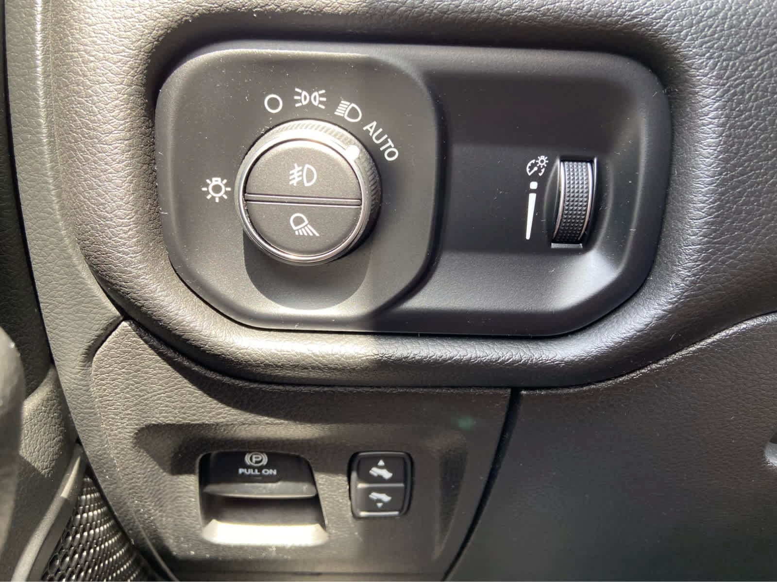 Used 2023 RAM 1500 Big Horn AWD/4WD image 37