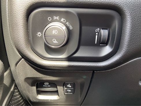 Used 2023 RAM 1500 Big Horn AWD/4WD image 37