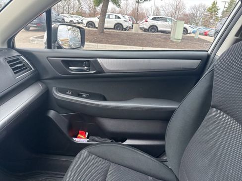 Used 2017 Subaru Outback 2.5i Premium image 23