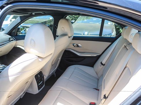 Used 2019 BMW 330i Sedan w/ Convenience Package RWD image 17
