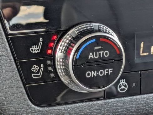 Used 2025 Mitsubishi Outlander SEL AWD/4WD image 26