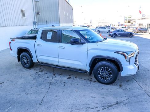 Used 2024 Toyota Tundra SR5 image 6