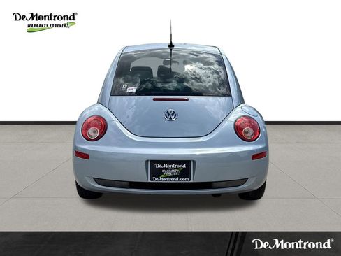 Used 2010 Volkswagen Beetle Coupe image 4