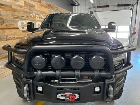 Used 2023 RAM 2500 Laramie AWD/4WD image 9