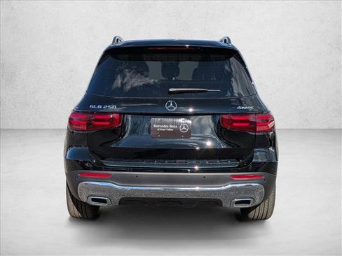 New 2026 Mercedes-Benz GLB 250 4MATIC image 7