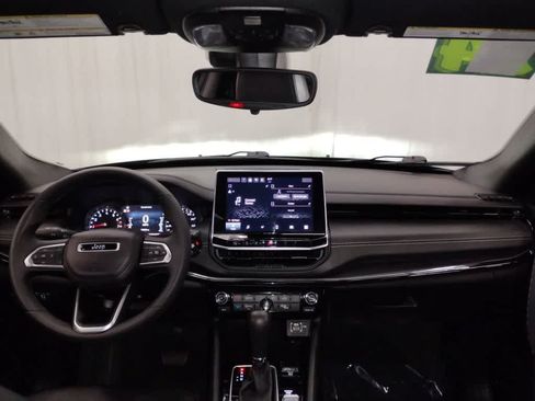 Used 2024 Jeep Compass Latitude w/ Altitude Special Edition AWD/4WD image 18