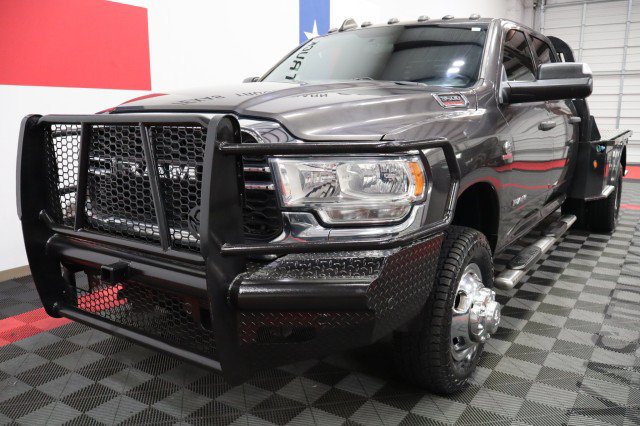 Used 2021 RAM 3500 Tradesman w/ Chrome Appearance Group AWD/4WD image 3