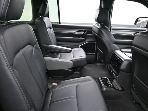 New 2026 Jeep Grand Wagoneer L Limited w/ Premium Group II image 17