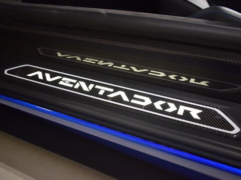 Used 2019 Lamborghini Aventador S image 38