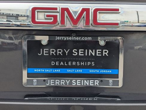 Used 2018 GMC Yukon XL Denali w/ Denali Ultimate Package image 13