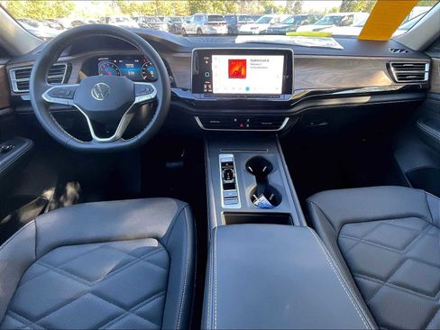 New 2026 Volkswagen Atlas SE image 12