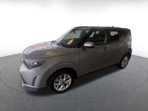 Used 2025 Kia Soul LX w/ LX Technology Package FWD image 10