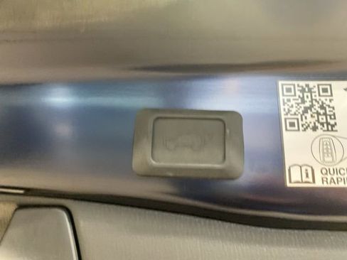 Used 2023 Toyota RAV4 Limited image 9