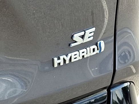 Used 2022 Toyota RAV4 SE image 37