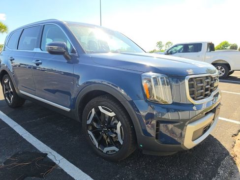 Used 2024 Kia Telluride S w/ S Sunroof Package AWD/4WD image 2