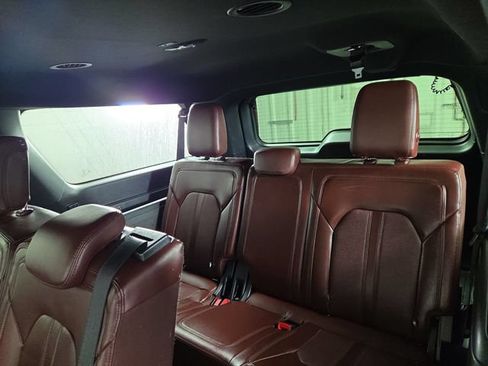 Used 2022 Ford Expedition Max Limited AWD/4WD image 16