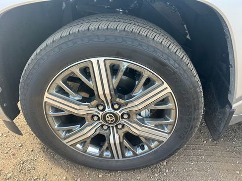 Used 2025 Toyota Sequoia Capstone image 11