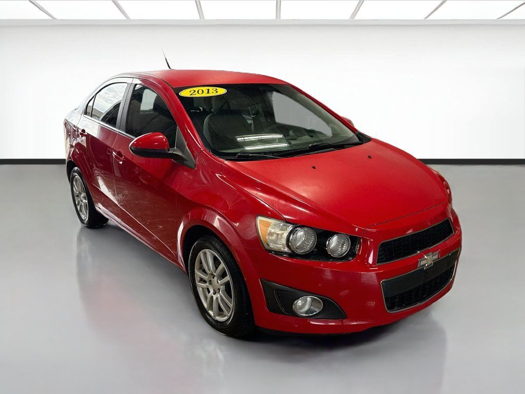 Used 2013 Chevrolet Sonic LT w/ Wheels and Fog Lamp Package FWD image 3