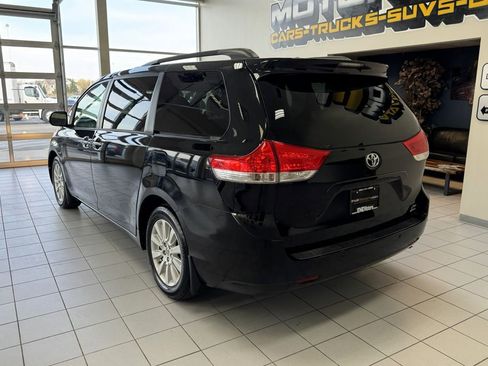Used 2014 Toyota Sienna XLE w/ Entertainment Package image 55