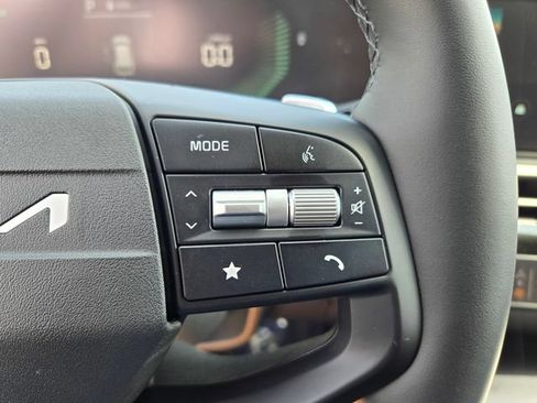 New 2026 Kia Sportage LX FWD image 12