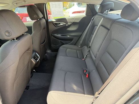 Used 2025 Chevrolet Malibu LT FWD image 9