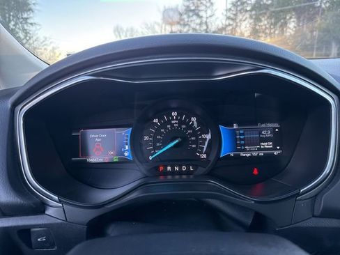 Used 2020 Ford Fusion SE image 11