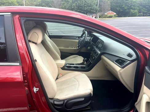Used 2016 Hyundai Sonata SE FWD image 35