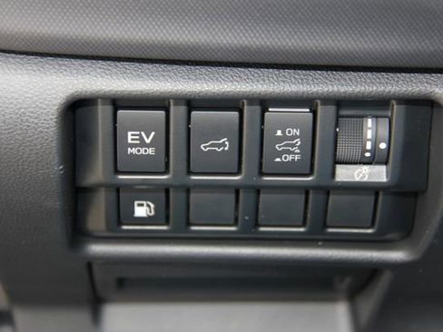 Certified 2025 Subaru Forester Limited AWD/4WD image 31