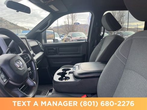 Used 2024 RAM 3500 Tradesman w/ Chrome Appearance Group AWD/4WD image 16