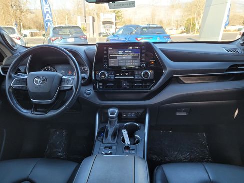 Used 2022 Toyota Highlander XSE image 37