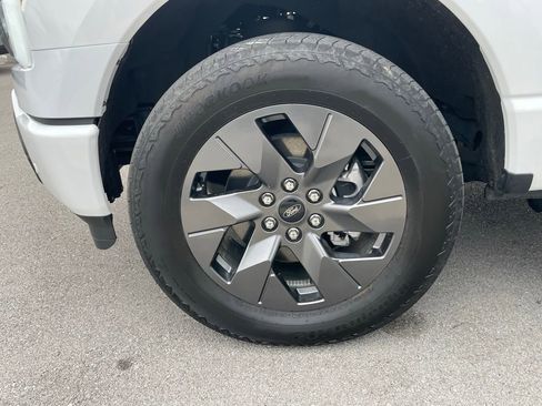 Used 2025 Ford F150 Lightning Flash image 33