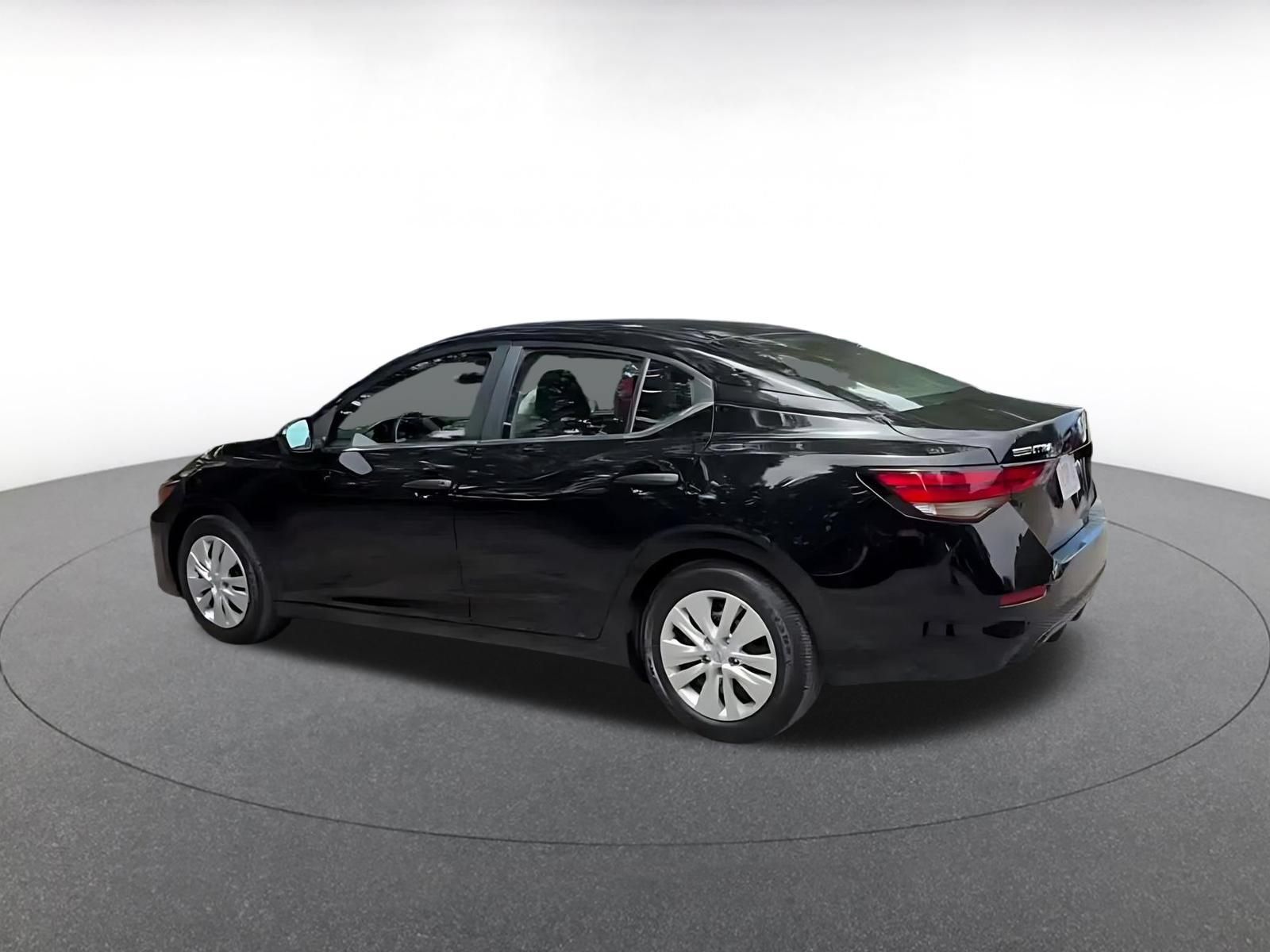 Used 2025 Nissan Sentra S FWD image 9