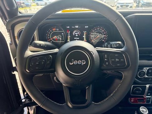 Used 2025 Jeep Wrangler Sport AWD/4WD image 20