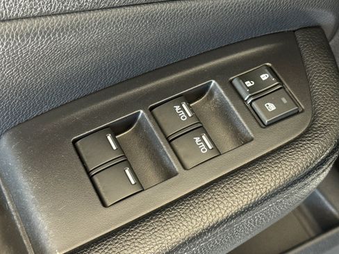 Used 2017 Honda Pilot Touring image 12