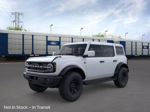 New 2026 Ford Bronco Outer Banks w/ Sasquatch Package image 1