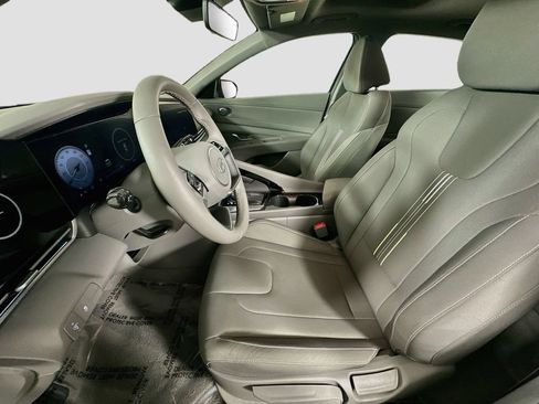 Used 2025 Hyundai Elantra SEL w/ Cargo Package FWD image 18