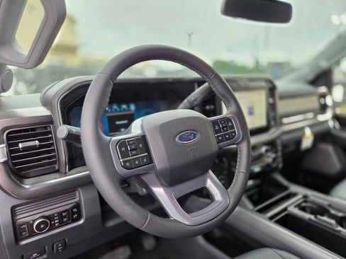 New 2026 Ford F250 Lariat w/ Black Appearance Package AWD/4WD image 21
