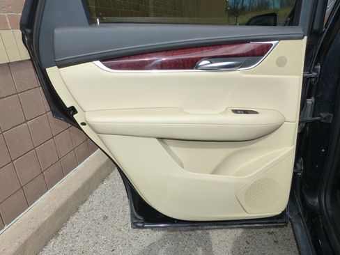 Used 2019 Cadillac XT5 Luxury image 31