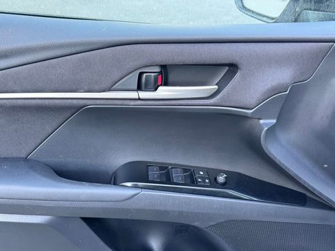 Used 2025 Toyota Camry LE w/ Convenience Package image 25