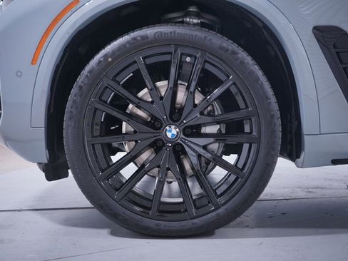 Used 2026 BMW X5 sDrive40i w/ M Sport Package RWD image 2