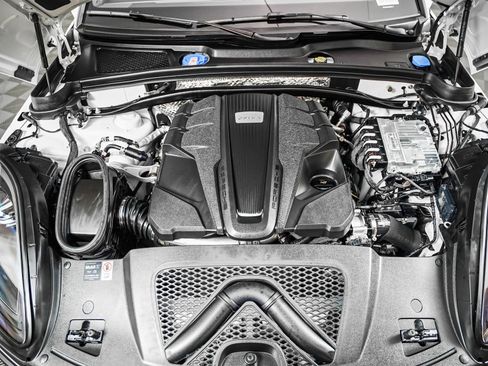 Certified 2025 Porsche Macan S AWD/4WD image 12