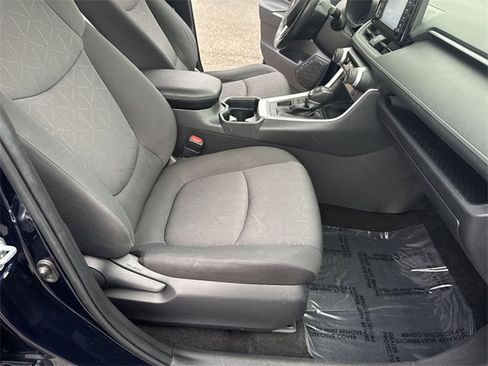 Used 2019 Toyota RAV4 XLE image 10