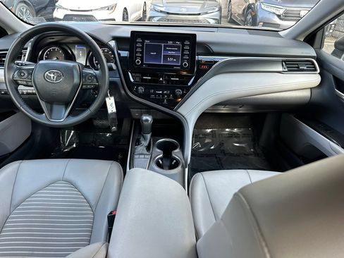 Used 2024 Toyota Camry SE FWD image 11