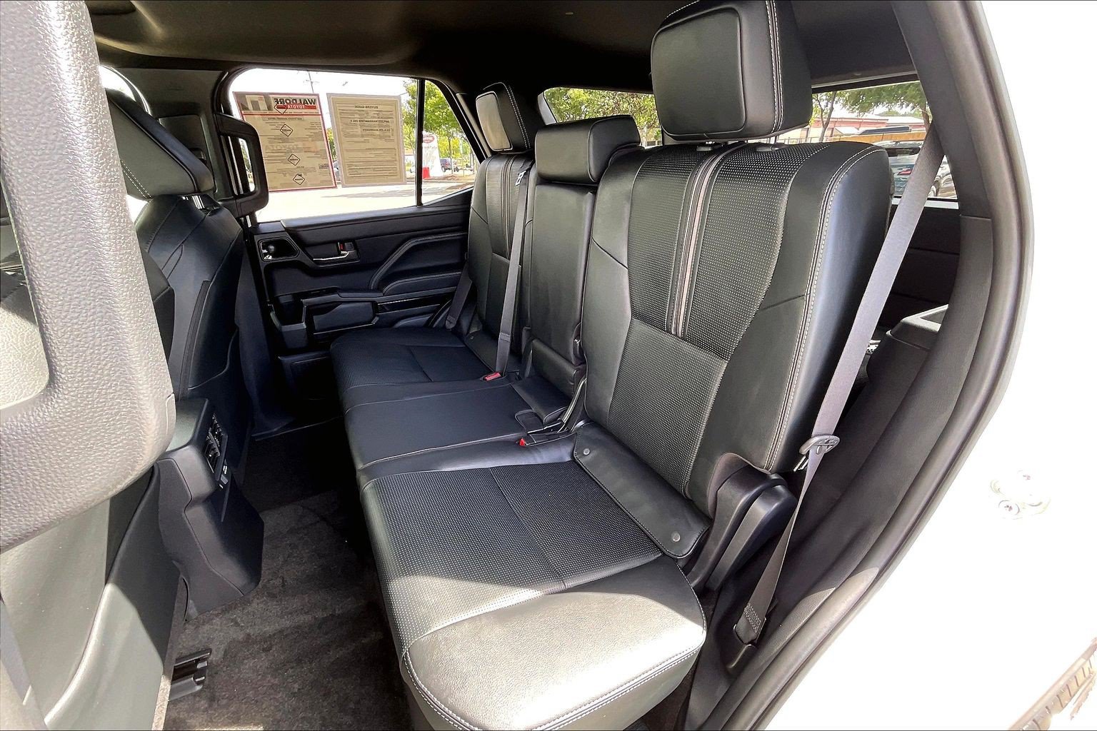 Used 2025 Toyota 4Runner Limited w/ Tow Technology Package AWD/4WD image 31