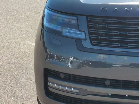 New 2025 Land Rover Range Rover Long Wheelbase SE image 10